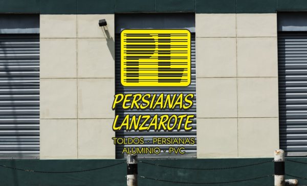 PERSIANAS DE INTERIOR, DE EXTERIOR Y PUERTAS DE SEGURIDAD